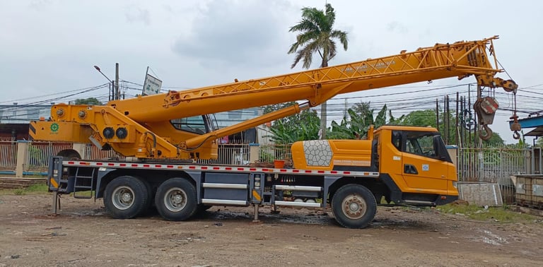 Tadano Crane 80 Ton warna kuning