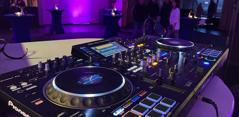 Pioneer XDJ-XZ DJ Set