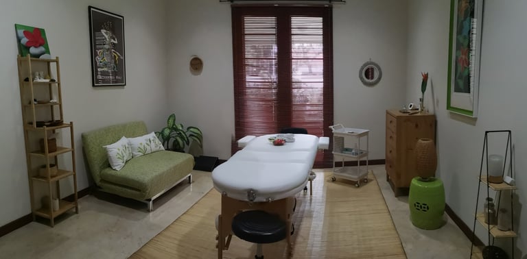 Cabinet de réflexologie Isabelle Viatge Gaudeul à Jakarta