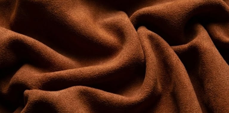cuir ocre velouté
