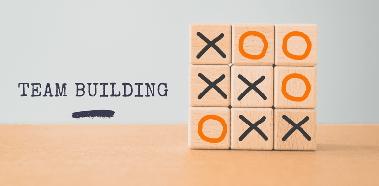 un jeux de bois avec le mot team building