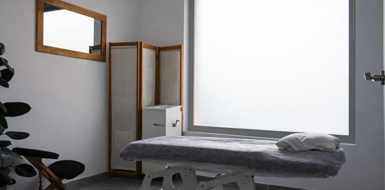 sala de fisioterapia con ambiente relajante en Toledo