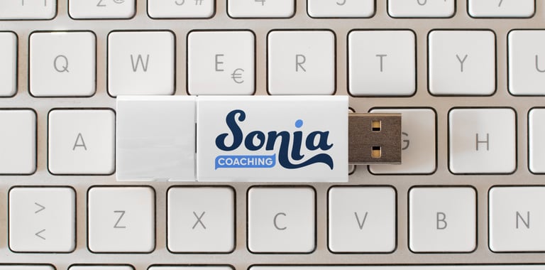 création de logo pour coach par un graphiste