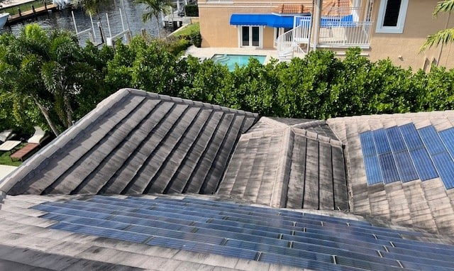 roof soft washing before image psi power washing 
