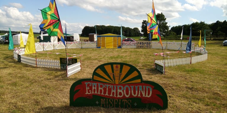 Deluxe Circus workshop set up by Earthbound Misfits 