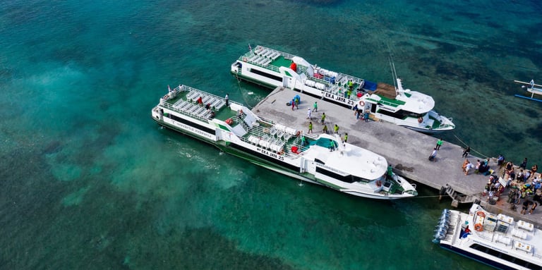eka jaya fast ferry at padangbai port by giligate