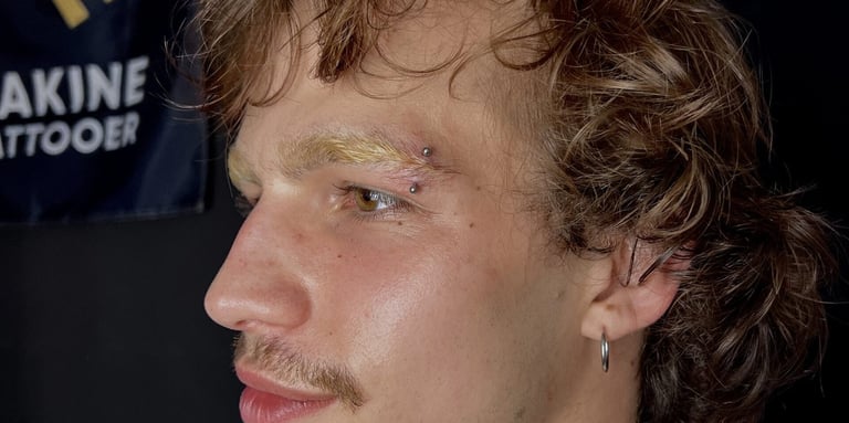 piercing na sobrancelha