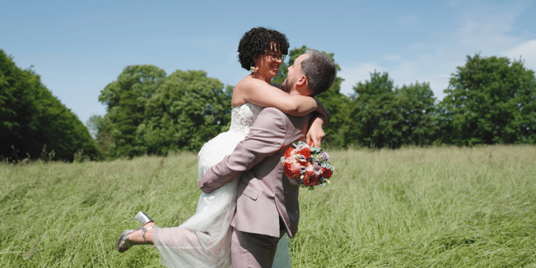 Photo d’un couple de mariés prise par un photographe de mariage en Belgique