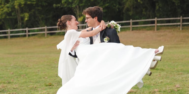 Instant magique entre les mariés, immortalisé avec style et authenticité