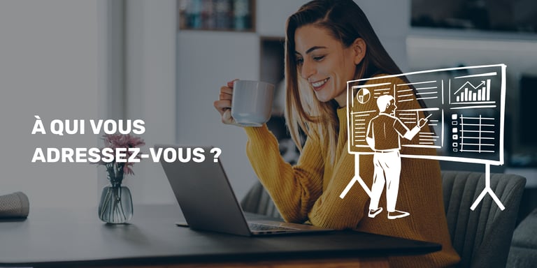 Une femme assise à une table avec une tasse de café et un ordinateur portable