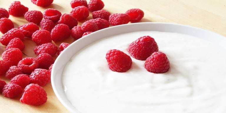 Curd with raspberries