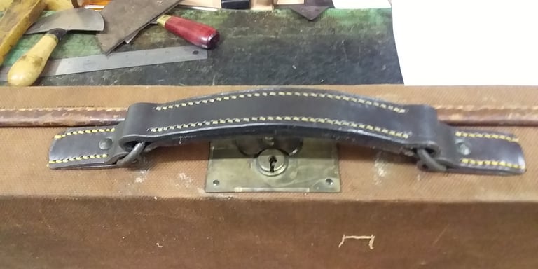 New leather handle and chapes