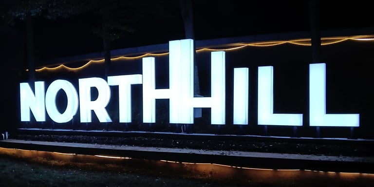 Huruf timbul akrilik ukuran besar untuk cluster northhill, CibuburCBD oleh Angel Family Laser