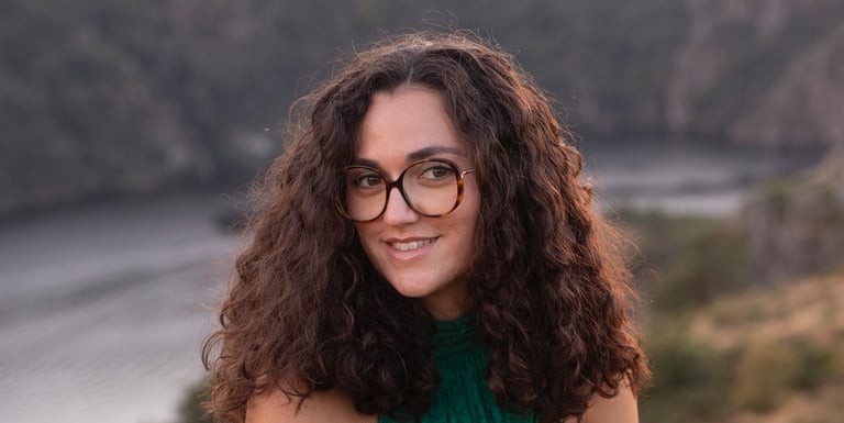 Jade Murcia - Social Media Manager - Entre Plume & Pixel