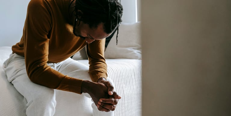 Hombre con problemas de suelo pélvico