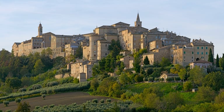 Treia borgo storico tra colline Marche
