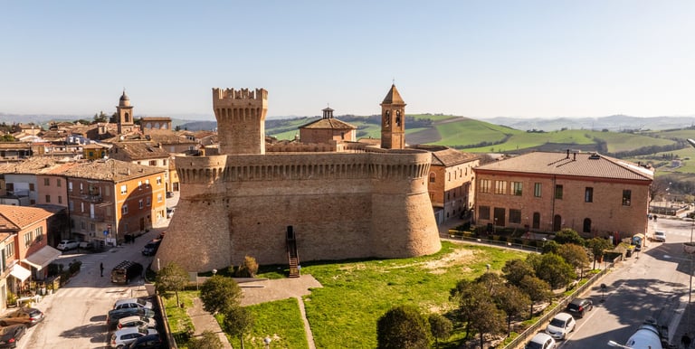 Urbisaglia rovine romane colline delle Marche