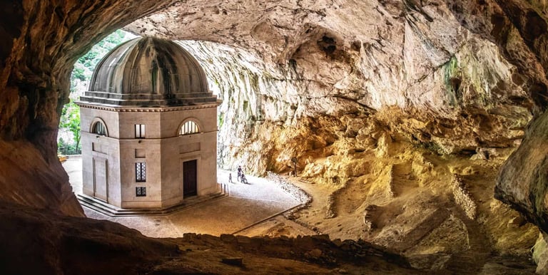 Grotte spettacolari sotterranee da visitare Marche