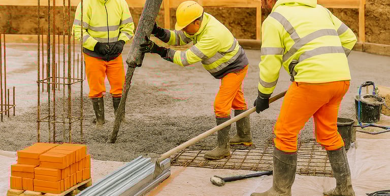 Travaux de gros œuvre : béton armé, ferraillage et coffrage sur chantier sécurisé – MACIK
