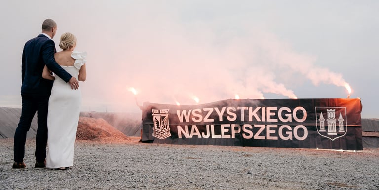 fajerwerki z napisem wszystkiego najlepszego brama weselna dla kibica