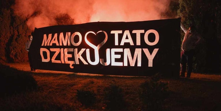 płonący napis pirotechniczny mamo tato prezent dla rodziców