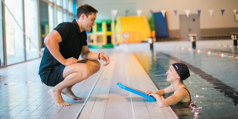 Cours de natation à Basse-Goulaine avec un maître nageur