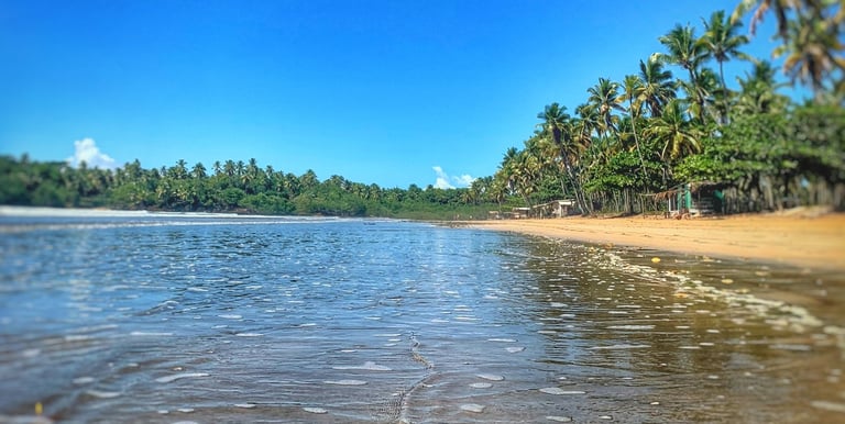 Praia Cueira, Ilha de Boipeba. Refúgio do Sagrado. Eventos e hospedagem