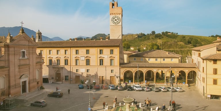Borgo vino natura autentica nelle Marche