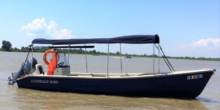 barca corsar delta dunarii mahmudia