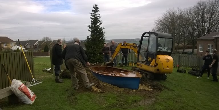 Wortley Rotary volunteers working with the community 