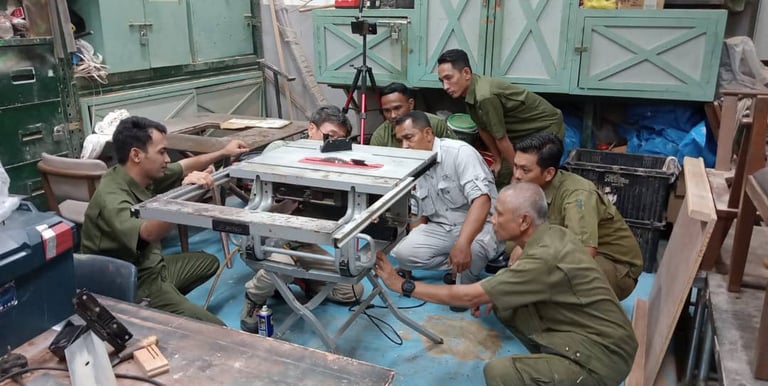Resort staff understanding how a table saw work and maintenance