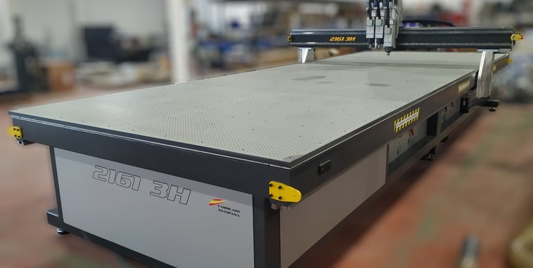 Máquina CNC 2161 ATC 3H