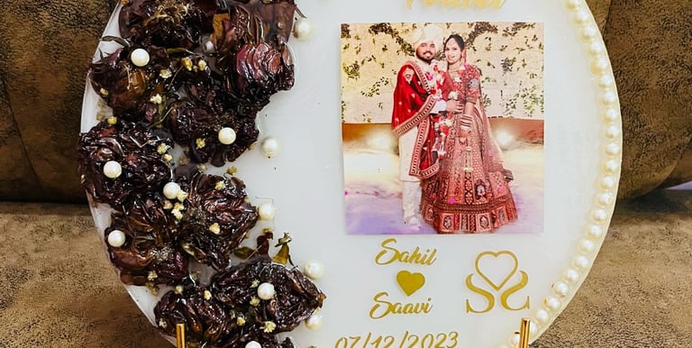 handmade resin art tray and coasters by Geetika Singla at Aliza Cook Studio