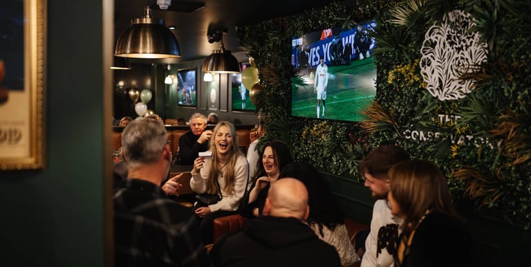 cocktail bar entertainment