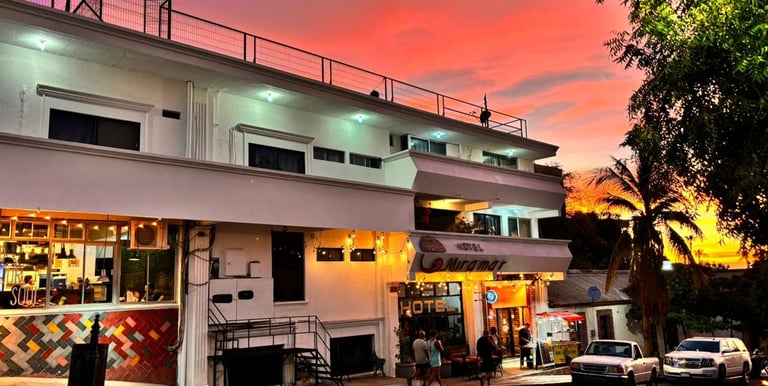 hotel en la paz, cerca del malecon.