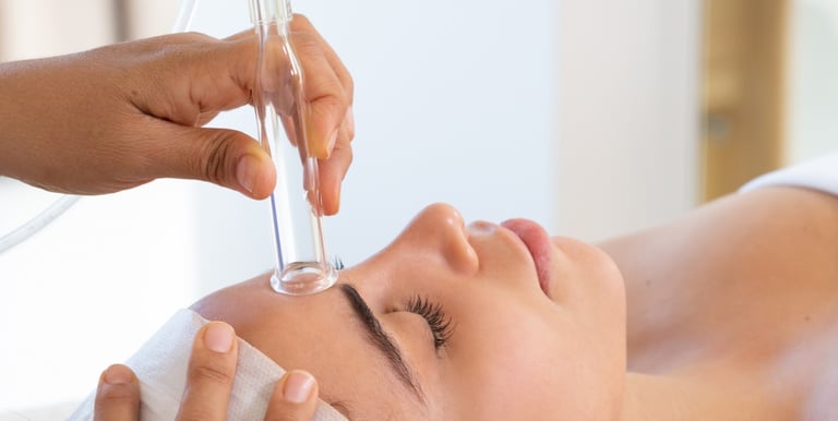 Tratamiento de drenaje linfático facial en la Clínica de Medicina Estética Dra. Beatriz Orta en Vito