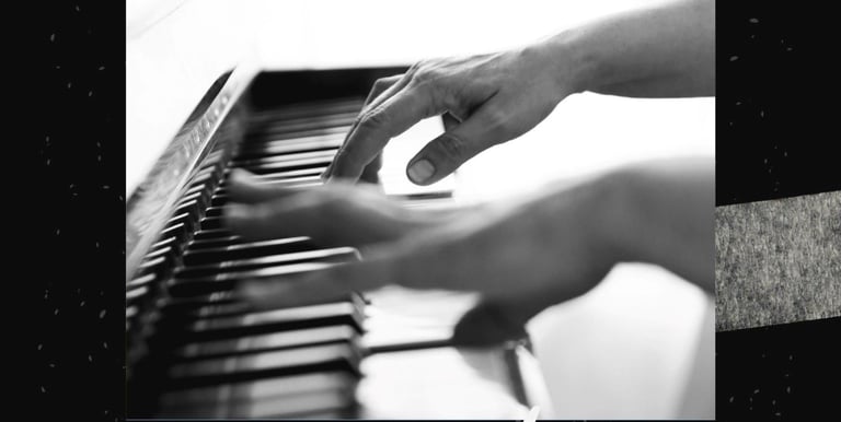 Clair de Lune (en español, Luz de Luna) es una de las composiciones más célebres de Claude Debussy, 