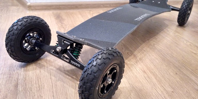 Black electric mountainboard