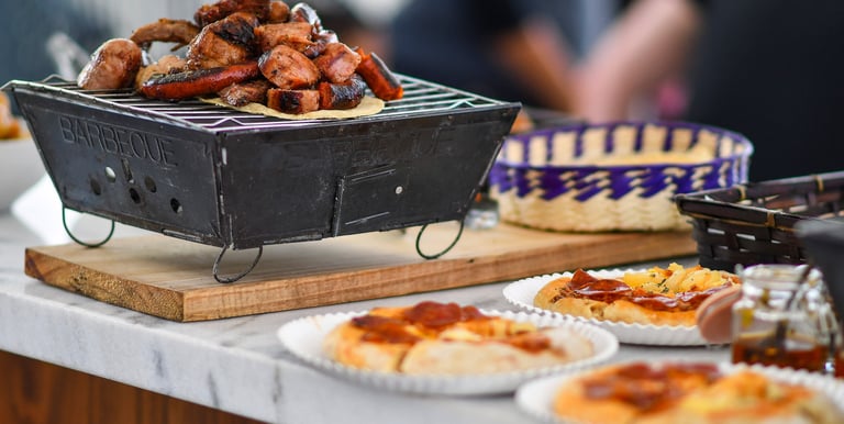 Parrillada botanera mini pizzas mini hamburguesas