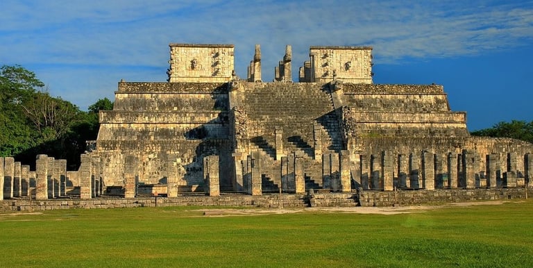 "El Castillo pyramid at Chichen Itza, Mexico — a must-see stop on Chichen Itza tours, showcasing the
