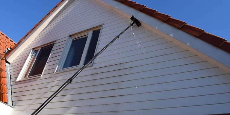 Neem contact met ons op voor een gratis offerte voor onze professionele glasbewassingsdiensten