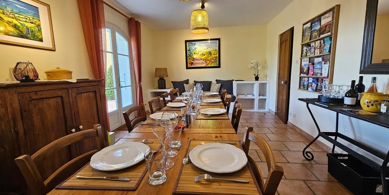 salle à manger des chambres d'hôtes la ramade à tulette dans la drôme