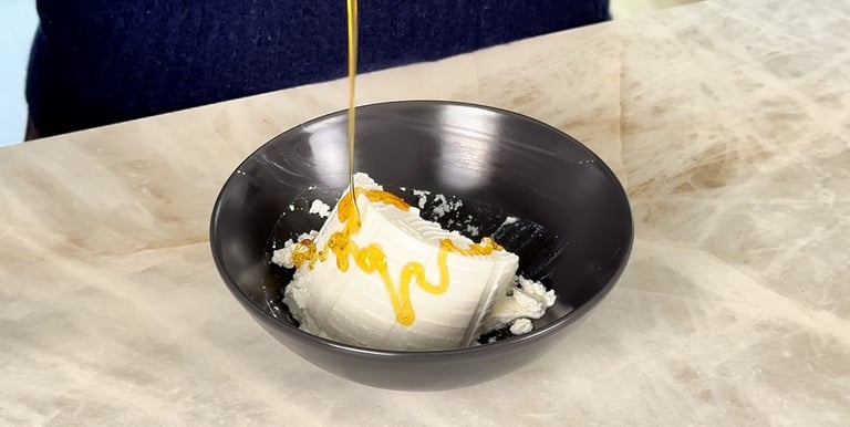 Prepare the ricotta cream