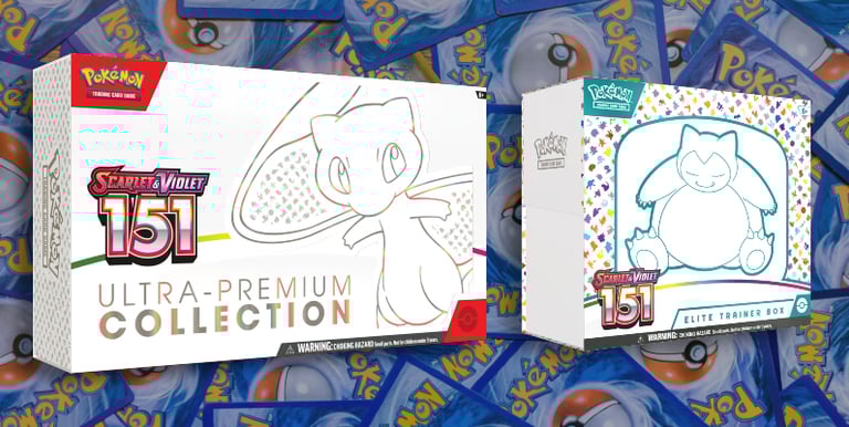 Productos pokémon con un fondo de cartas desordenadas
