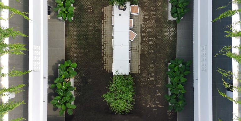 Tempat duduk santai di lantai 1