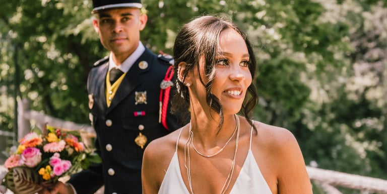Reportage mariage Paris 19 : mariage militaire aux Buttes Chaumont