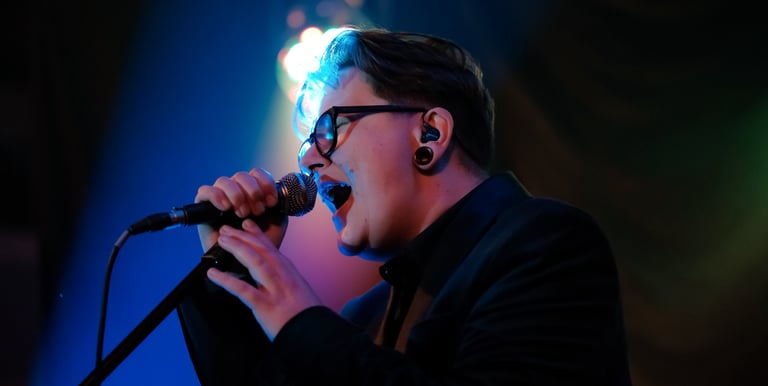 West Midlands Wedding, Party, Corporate band Singer