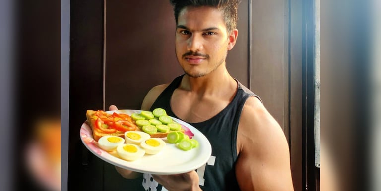 A nutritionist showing a healthy meal