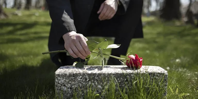 Servicios de Inhumación y servicios funerarios en Playa del Carmen Mar Pech.