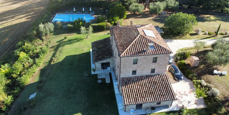Villa Alta + swimming pool - domaine Cesarini